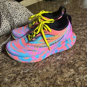 Gel nimbus 25 ASICS runners! Originally 170$-BRAND NEW